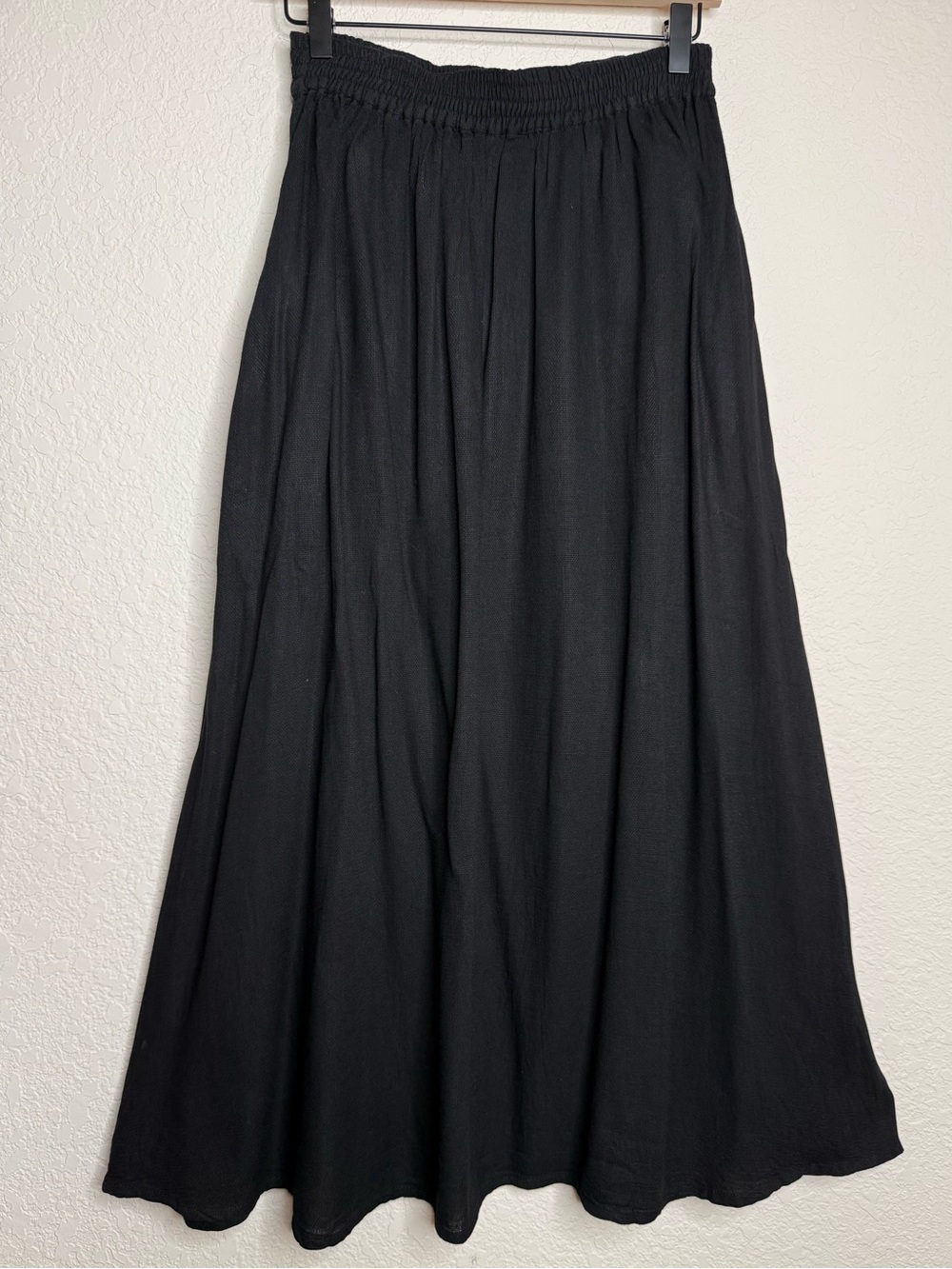 Vintage Las Manos Black Maxi Skirt Elastic Waist Boho Rayon Sz M Flowy